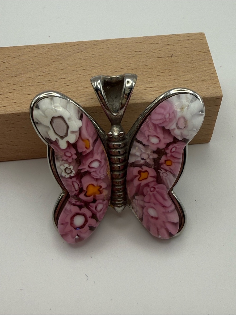 Karis Signed Butterfly Pendant Pink Floral Millefiori Glass Silver Tone Jewelry - Picture 1 of 7